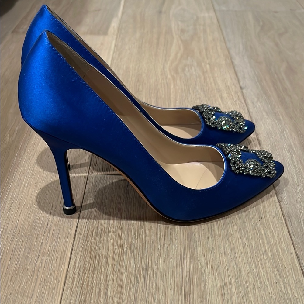 Manolo Blahnik Hangisi Royal Blue Satin Heels with Embellished Buckle 90mm - Picture 2 of 4